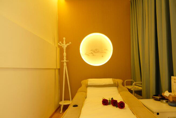 天津和平区日式指压的寂静美学：在按压中听见雪落的声音